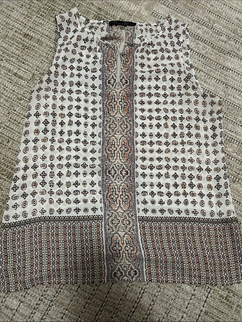 Rose & Olive Sleeveless Printed Women's Blouse, Medium